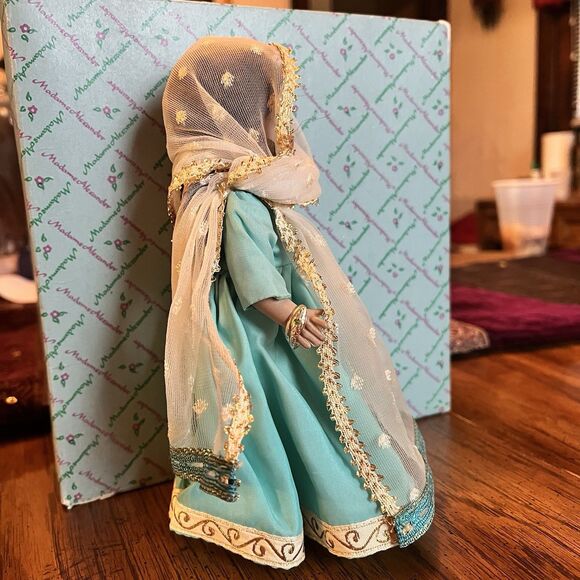 #575 Madame Alexander 8" India  International Little Women With Box - Picture 3 of 7